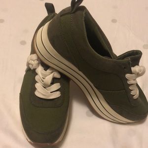 Zara’s army green sneakers